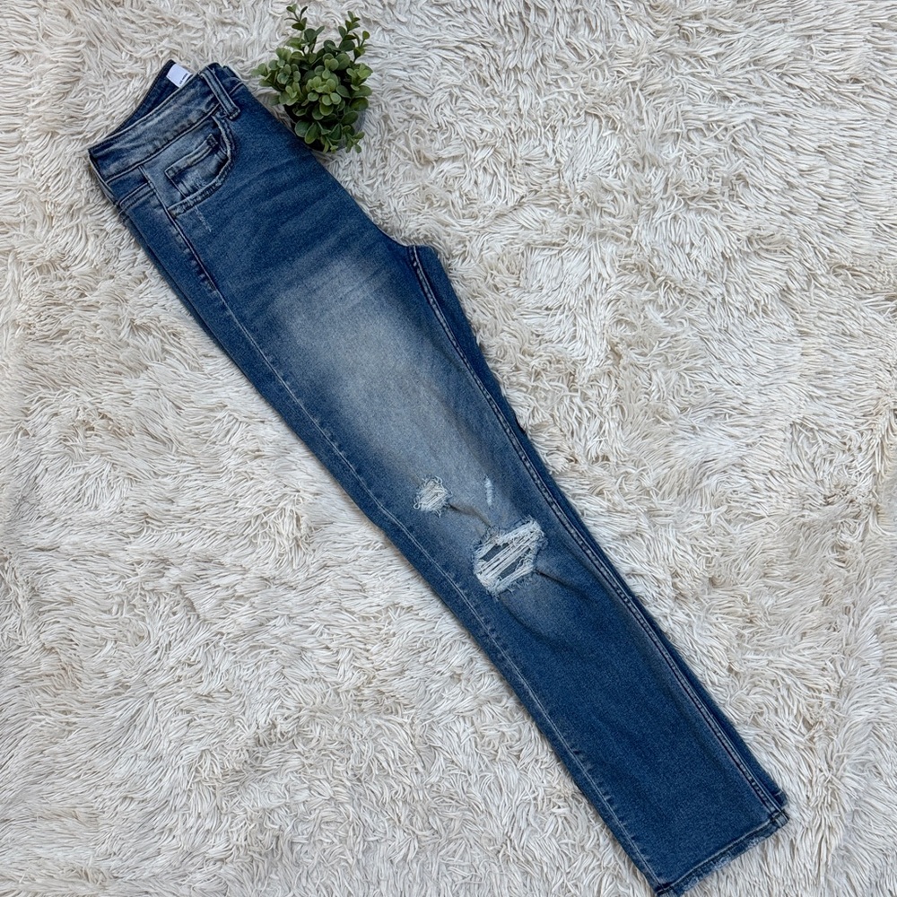 Vervet Straight Leg Distressed Jeans ๐ Dark Wash - Picture 8 of 13